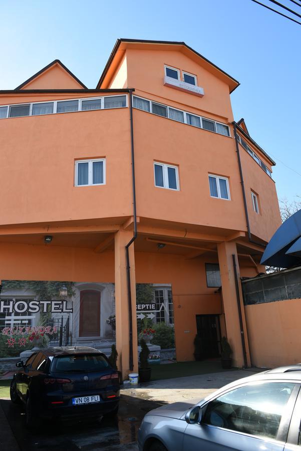 Hostel Ruxandra Focşani エクステリア 写真